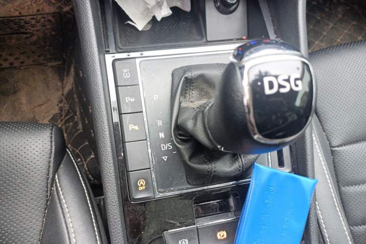 Used Skoda Superb 2019 TSI280 DSG Comfort Edition Gear Lever