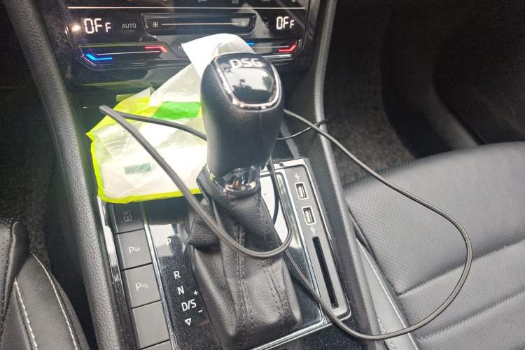 Used Skoda Superb 2019 TSI280 DSG Comfort Edition Gear Lever