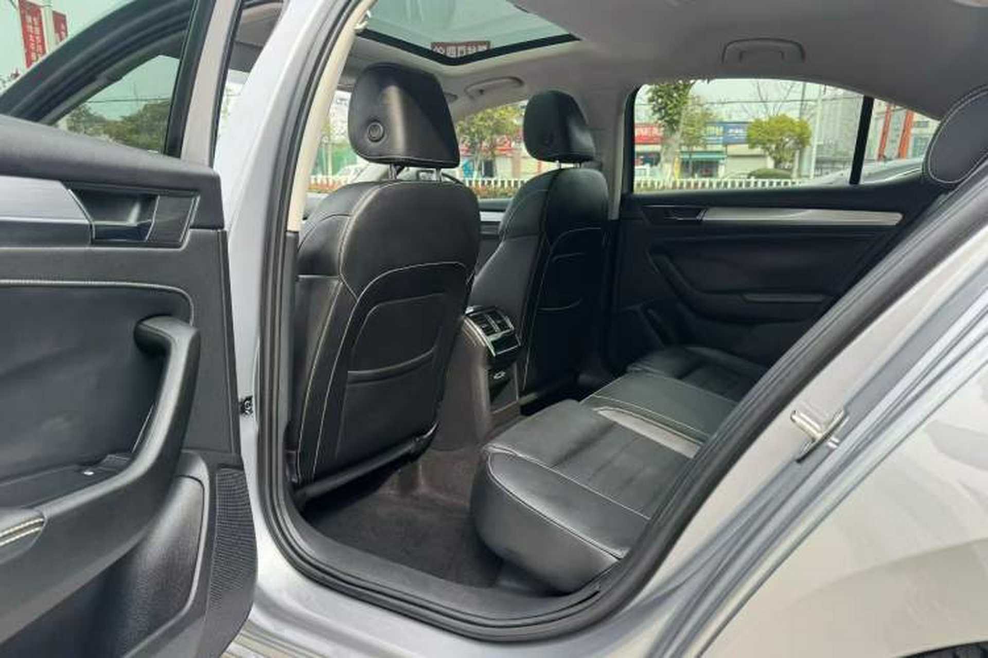Used Skoda Superb 2019 Facelifted TSI280 DSG Comfort Edition Interior 1