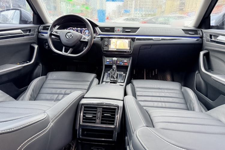 Used Skoda Superb 2019 Facelifted TSI330 DSG Luxury Edition Interior 1