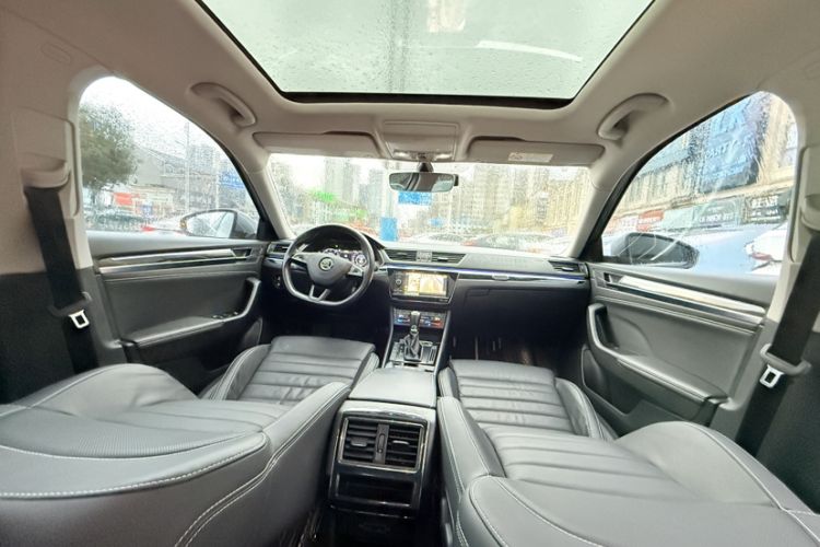 Used Skoda Superb 2019 Facelifted TSI330 DSG Luxury Edition Interior 10