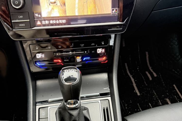 Used Skoda Superb 2019 Facelifted TSI330 DSG Luxury Edition Interior 2