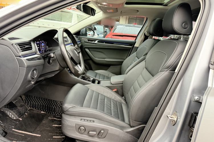 Used Skoda Superb 2019 Facelifted TSI330 DSG Luxury Edition Interior 4