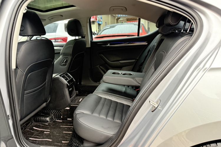 Used Skoda Superb 2019 Facelifted TSI330 DSG Luxury Edition Interior 5