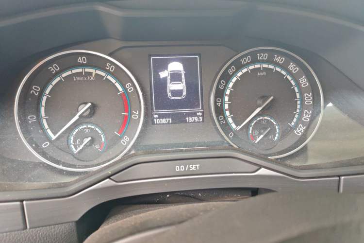 Used Skoda Superb 2019 TSI280 DSG Comfort Edition Odometer Close Up