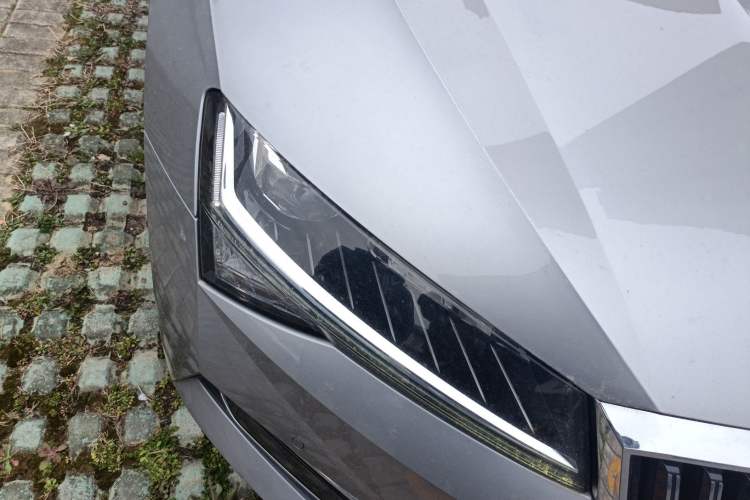 Used Skoda Superb 2019 TSI280 DSG Comfort Edition Right Front Headlight