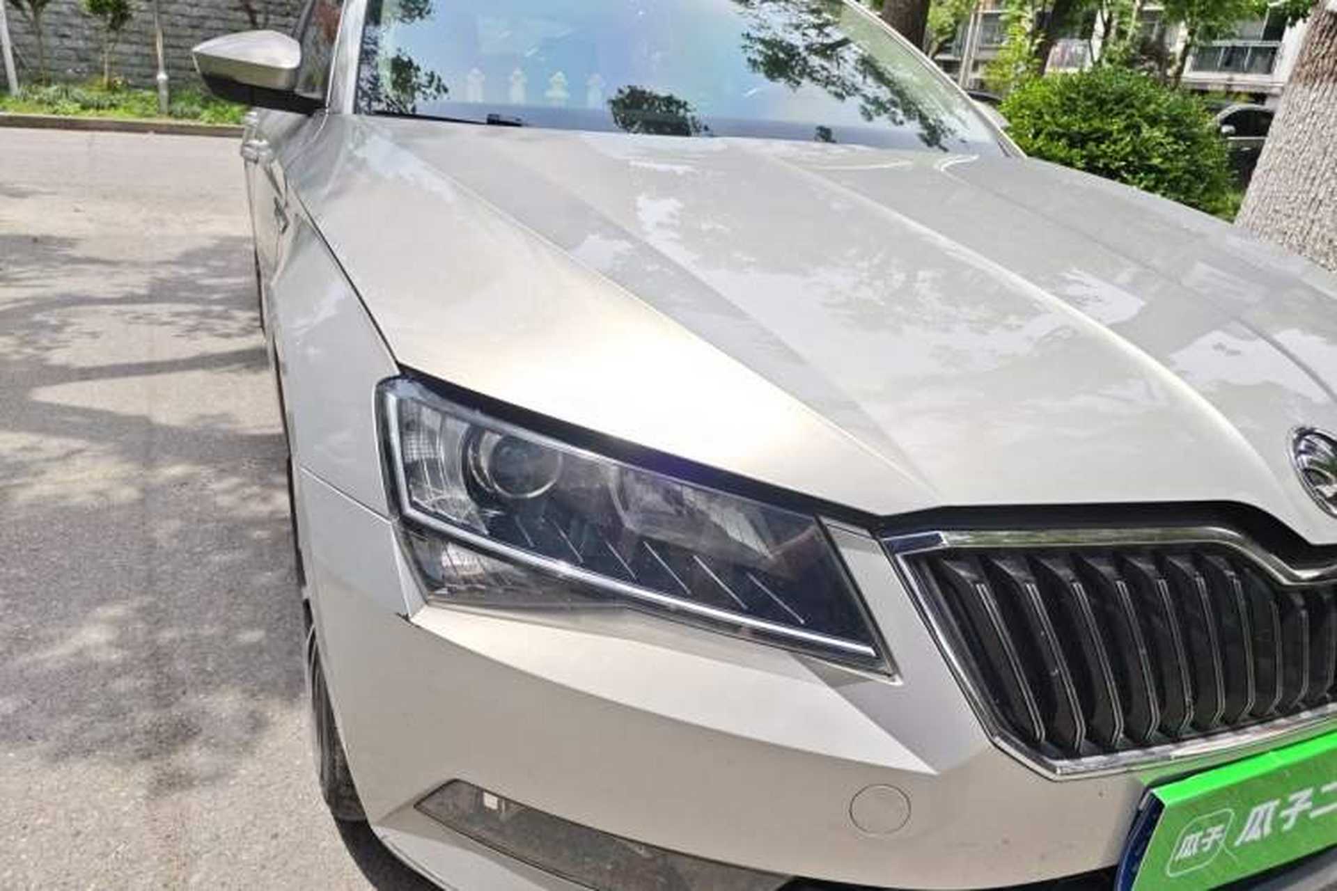 Used Skoda Superb 2019 TSI280 DSG Comfort Edition Right Front Headlight