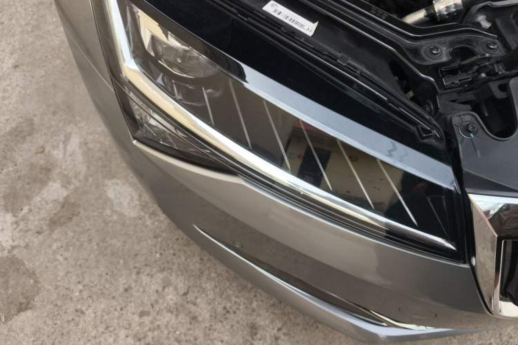 Used Skoda Superb 2019 Facelifted TSI280 DSG Comfort Edition Right Front Headlight
