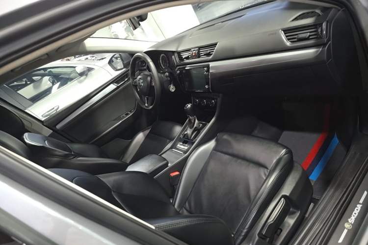 Used Skoda Superb 2019 TSI280 DSG Comfort Edition Right Front Seat