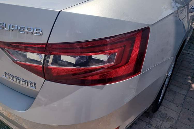 Used Skoda Superb 2019 TSI280 DSG Comfort Edition Right Rear Taillight