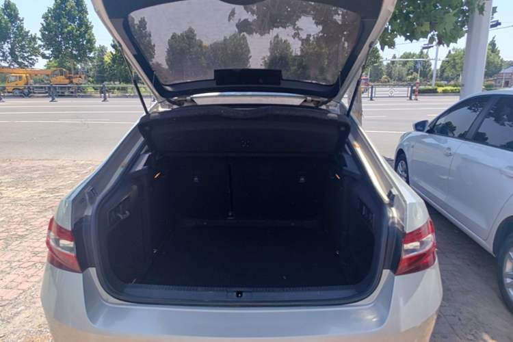 Used Skoda Superb 2019 TSI280 DSG Comfort Edition Trunk