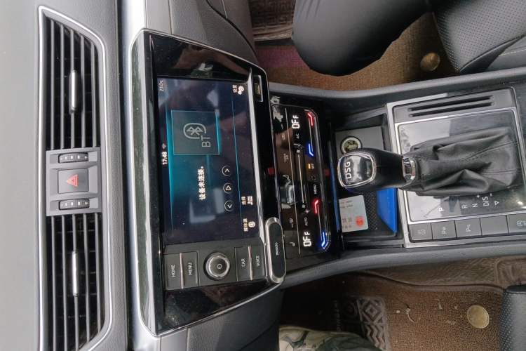 Used Skoda Superb 2019 TSI330 DSG Comfort Edition Audio And AC Panel