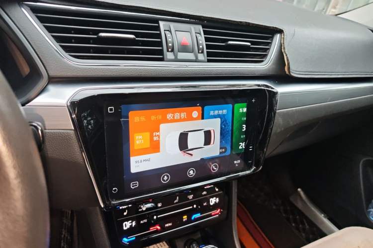 Used Skoda Superb 2019 Facelifted TSI280 DSG Comfort Edition Audio And AC Panel