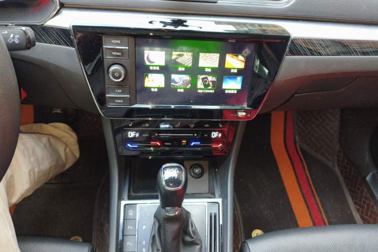 Used Skoda Superb 2019 Restyled TSI330 DSG Comfort Edition Audio And AC Panel