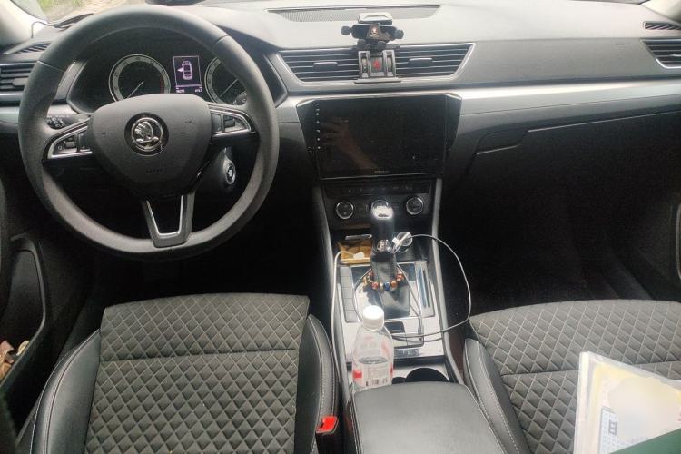 Used Skoda Superb 2019 TSI280 DSG Comfort Edition Center Console