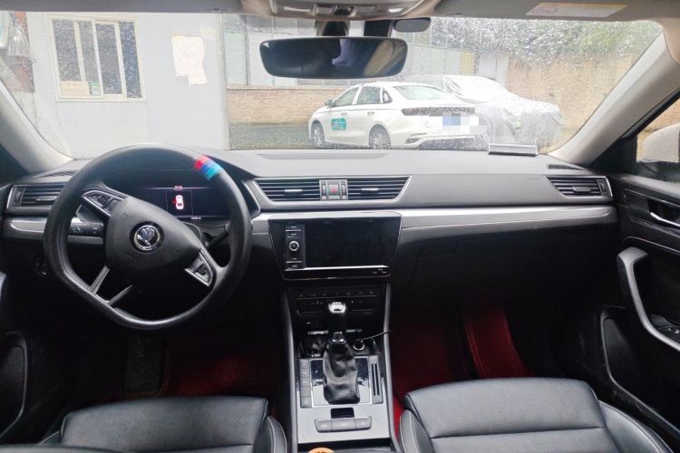 Used Skoda Superb 2019 TSI330 DSG Comfort Edition Center Console