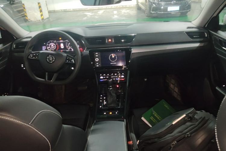 Used Skoda Superb 2019 Restyled TSI330 DSG Comfort Edition Center Console