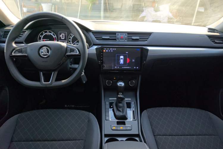 Used Skoda Superb 2019 TSI280 DSG Standard Edition Center Console