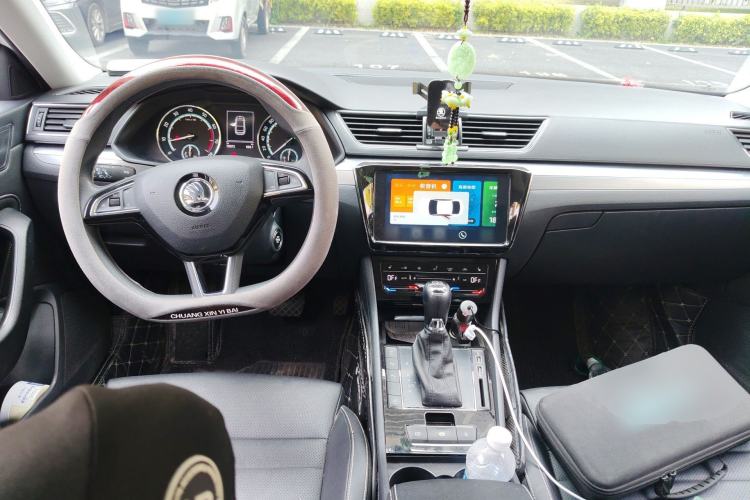 Used Skoda Superb 2019 TSI280 DSG Comfort Edition Center Console