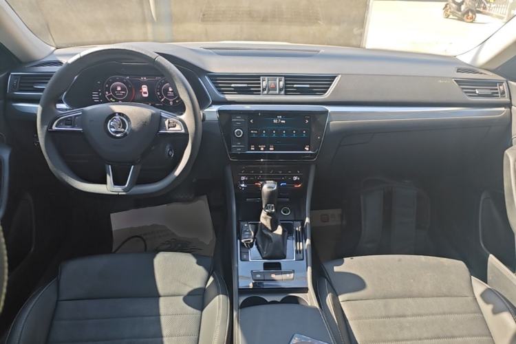 Used Skoda Superb 2019 Restyled TSI330 DSG Comfort Edition Center Console
