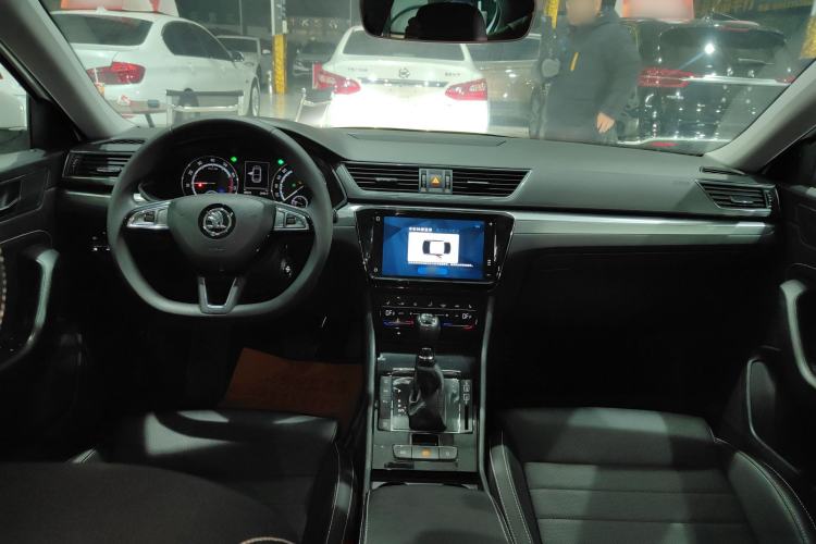 Used Skoda Superb 2019 TSI280 DSG Comfort Edition Center Console