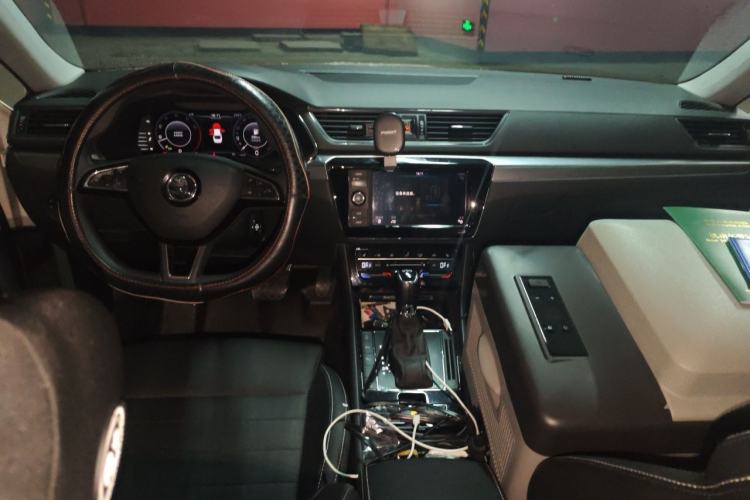 Used Skoda Superb 2019 Restyled TSI330 DSG Comfort Edition Center Console