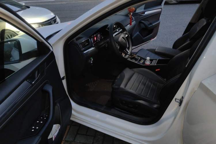 Used Skoda Superb 2019 Restyled TSI330 DSG Comfort Edition Driver Seat