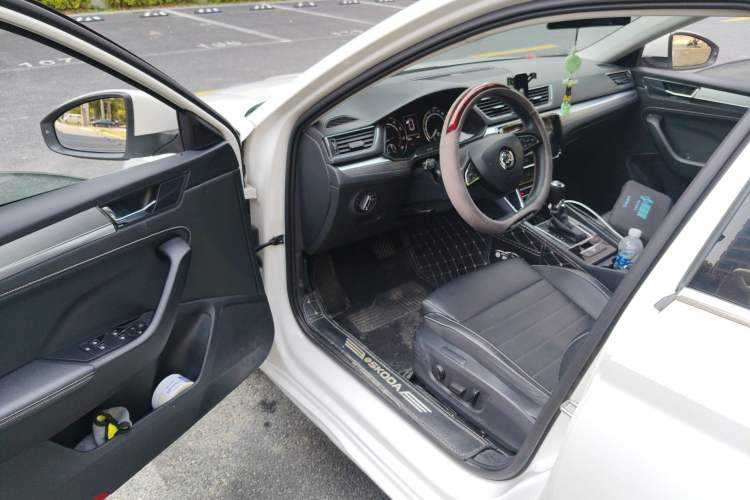 Used Skoda Superb 2019 TSI280 DSG Comfort Edition Driver Seat