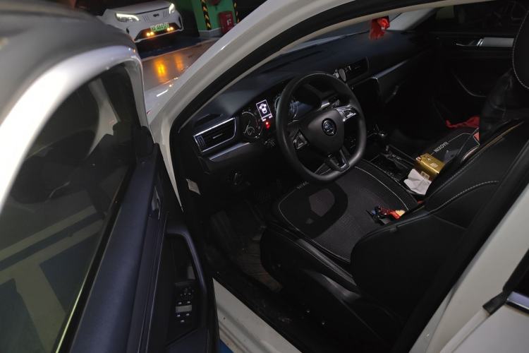 Used Skoda Superb 2019 TSI280 DSG Comfort Edition Driver Seat