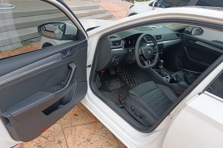 Used Skoda Superb 2019 TSI280 DSG Comfort Edition Driver Seat