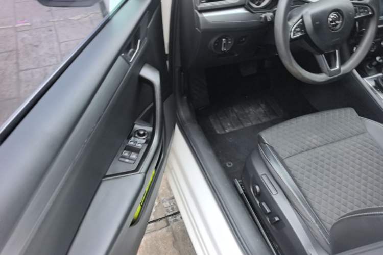 Used Skoda Superb 2019 TSI280 DSG Comfort Edition Driver Seat