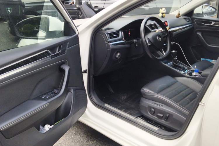 Used Skoda Superb 2019 TSI330 DSG Luxury Edition Driver Seat