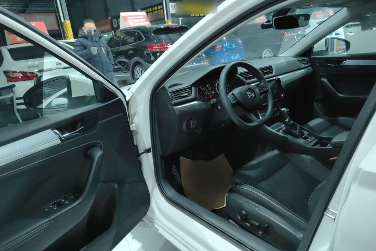 Used Skoda Superb 2019 TSI280 DSG Comfort Edition Driver Seat
