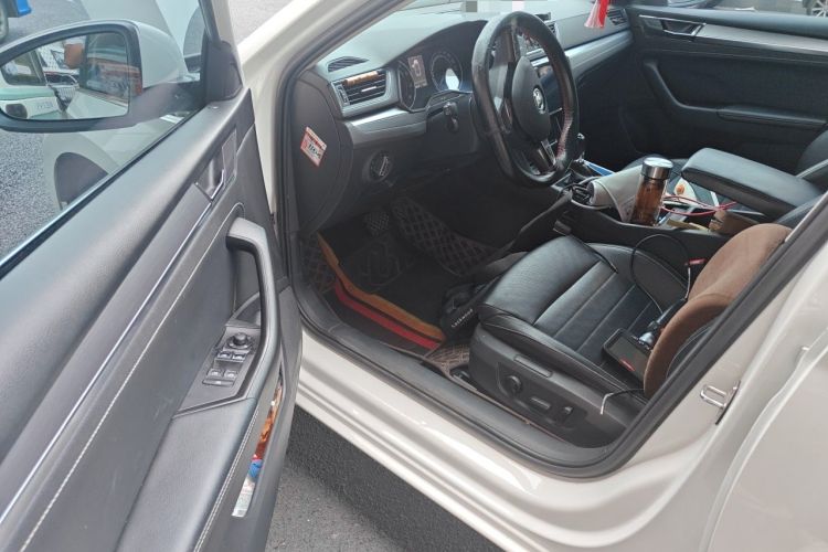 Used Skoda Superb 2019 Facelifted TSI280 DSG Comfort Edition Driver Seat