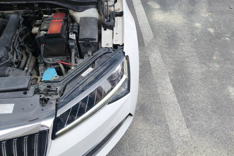 Used Skoda Superb 2019 TSI280 DSG Comfort Edition Engine Bay Left