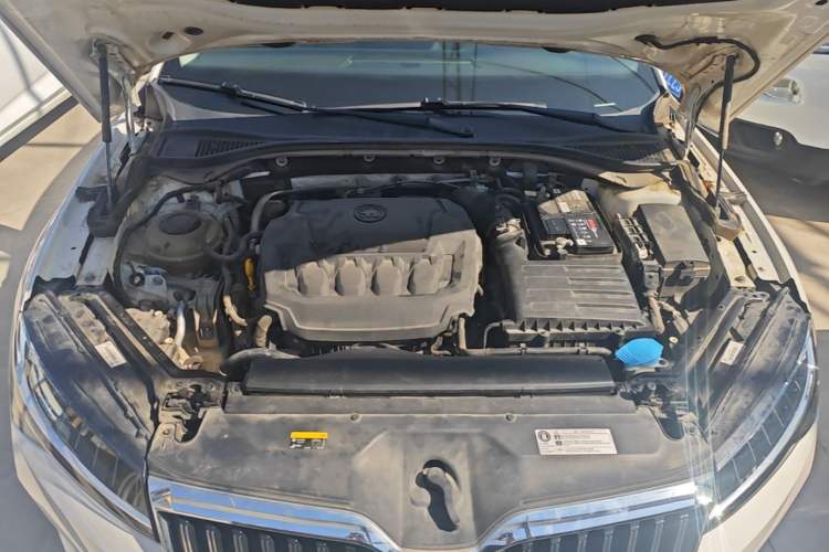 Used Skoda Superb 2019 Restyled TSI330 DSG Comfort Edition Engine Bay