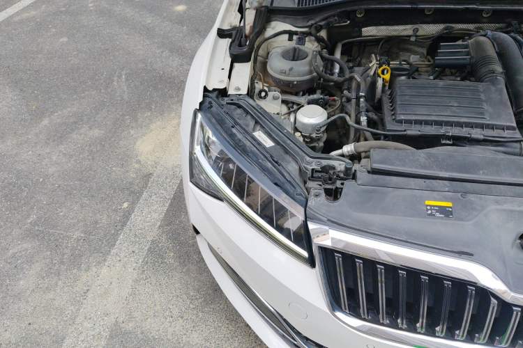 Used Skoda Superb 2019 TSI280 DSG Comfort Edition Engine Bay Right