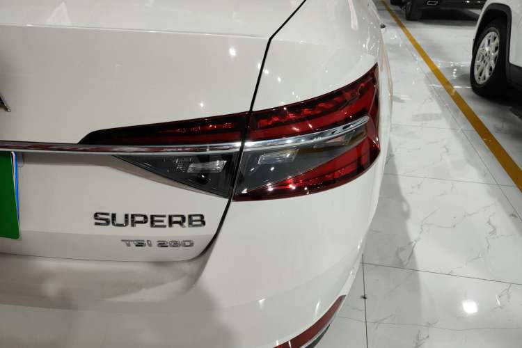 Used Skoda Superb 2019 TSI280 DSG Comfort Edition Exterior 2