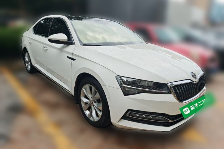 Used Skoda Superb 2019 Facelifted TSI280 DSG Comfort Edition Front Right 45 Deg
