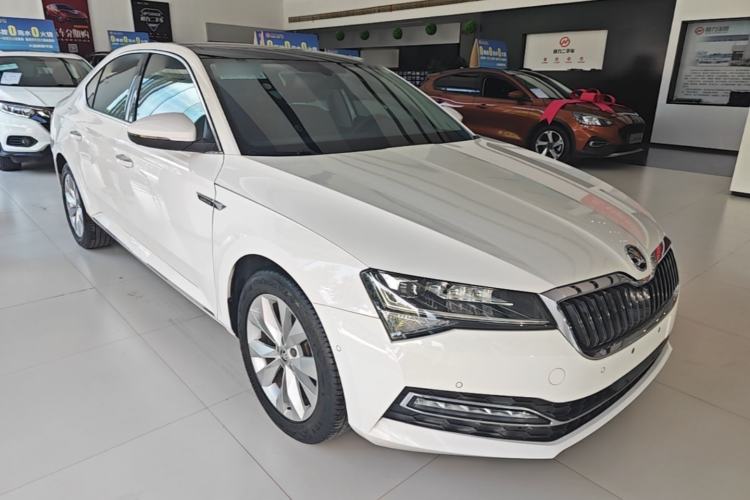 Used Skoda Superb 2019 Restyled TSI330 DSG Comfort Edition Front Right 45 Deg