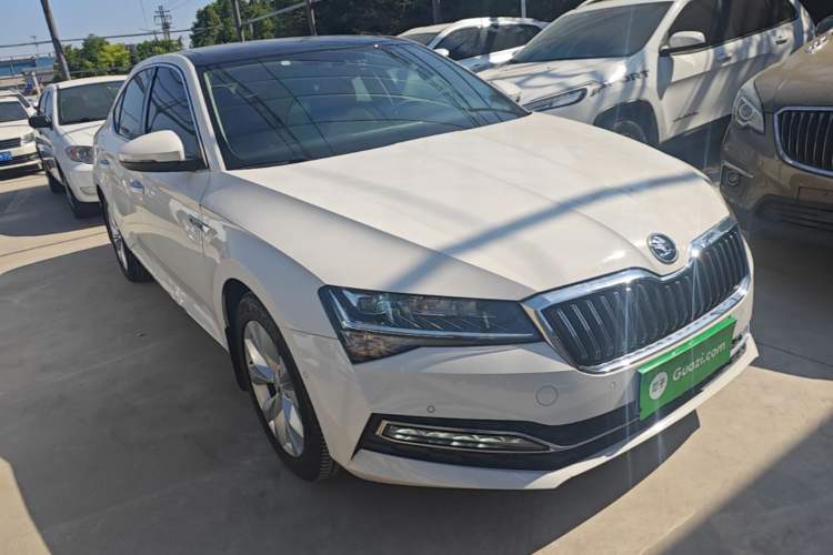 Used Skoda Superb 2019 Restyled TSI330 DSG Comfort Edition Front Right 45 Deg