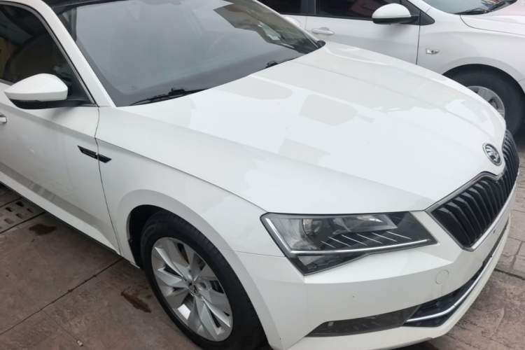 Used Skoda Superb 2019 TSI280 DSG Comfort Edition Front Right 45 Deg