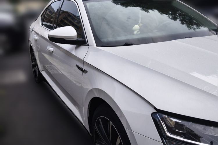 Used Skoda Superb 2019 TSI330 DSG Luxury Edition Front Right 45 Deg