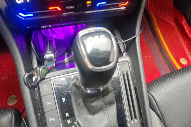 Used Skoda Superb 2019 TSI330 DSG Comfort Edition Gear Lever