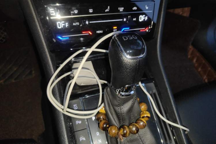 Used Skoda Superb 2019 Restyled TSI330 DSG Comfort Edition Gear Lever