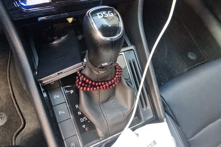 Used Skoda Superb 2019 Restyled TSI330 DSG Comfort Edition Gear Lever