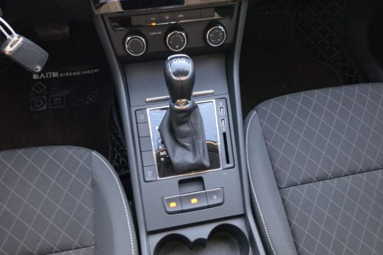 Used Skoda Superb 2019 TSI280 DSG Standard Edition Gear Lever