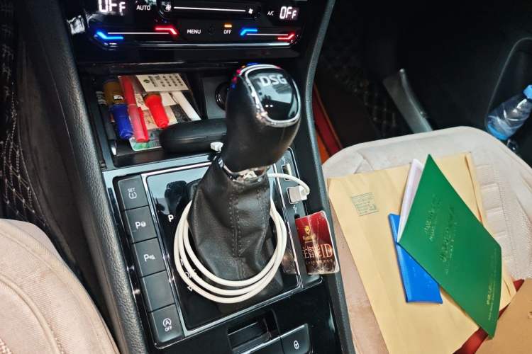 Used Skoda Superb 2019 Facelifted TSI280 DSG Comfort Edition Gear Lever