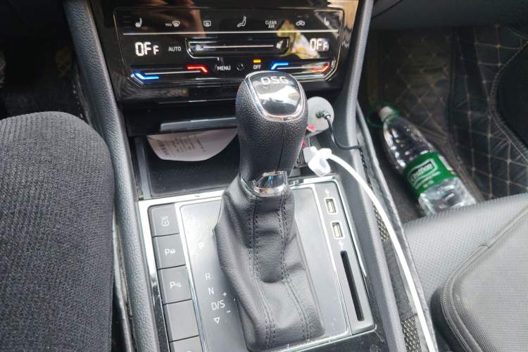 Used Skoda Superb 2019 TSI280 DSG Comfort Edition Gear Lever