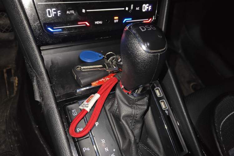 Used Skoda Superb 2019 TSI280 DSG Comfort Edition Gear Lever